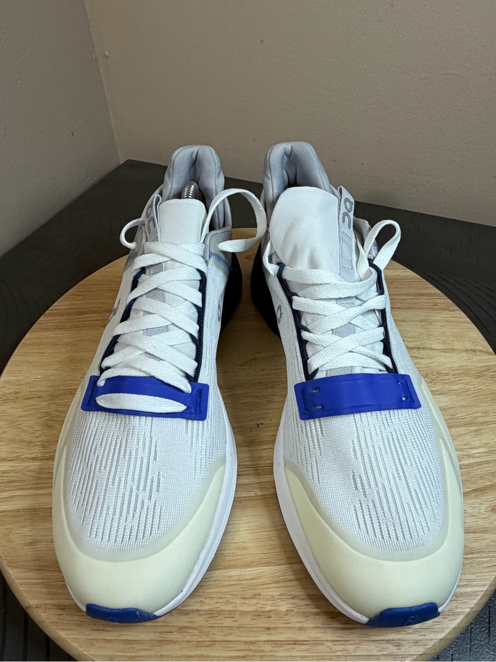 On Cloud Men’s nova Flux running shoes - Picture 3 of 11